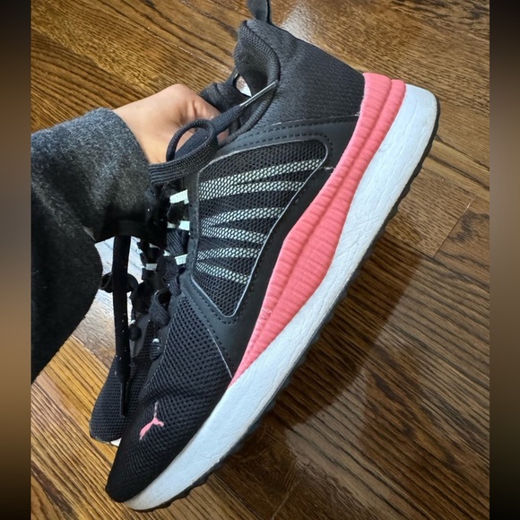 Women’s shoes- Puma Pacer net cage sneaker size 7 - really good used condition - Picture 4 of 7